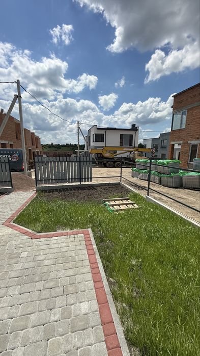 Котедж Солонка 130кв.м 2.5 сотки з центральними комунікаціями, гараж, готовий, можна вже робити ремонт