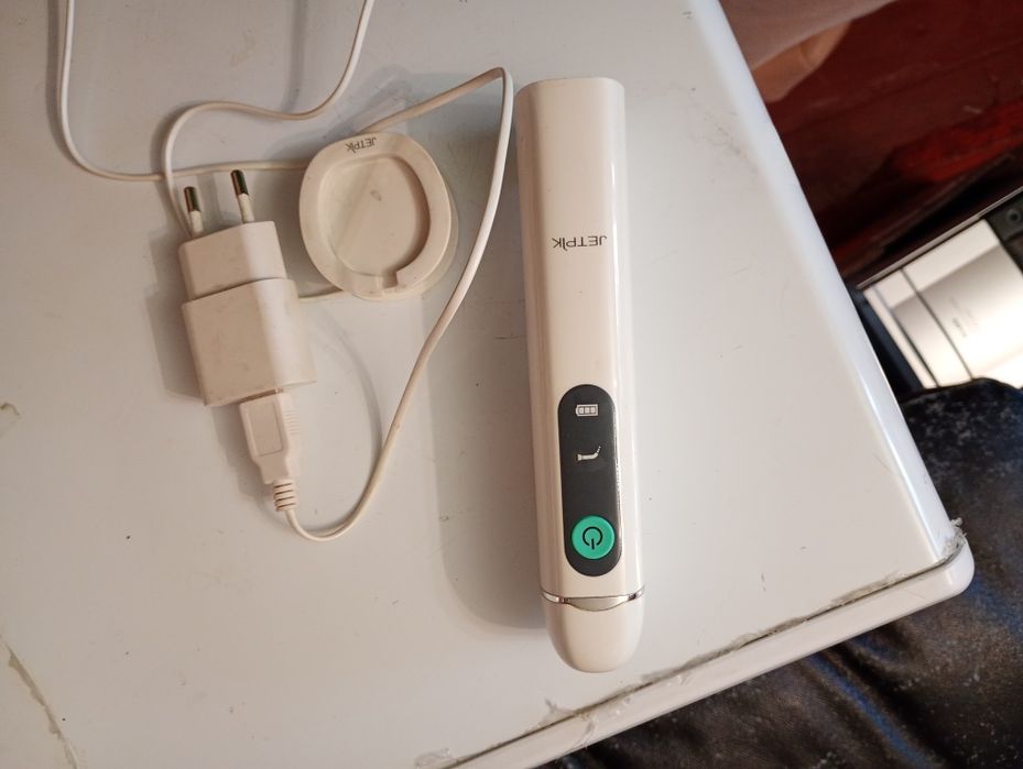 Ирригатор Jetpik базовый блок и зарядка