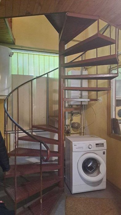 Продається КОМПЛЕКС (житловий будинок + готовий бізнес), розташований за адресою: м. Київ, Голосіївський р-н, вул. Вітянська, 1  Столичне шосе