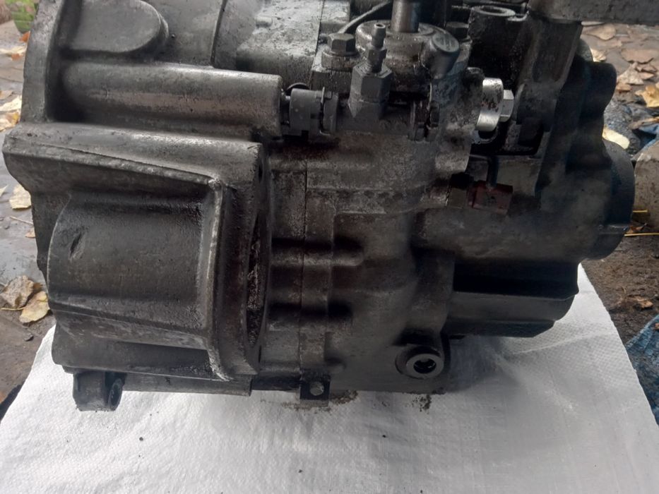 Коробка механика 6-ти ступка на Volkswagen Sharan