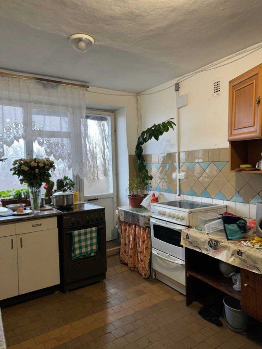 Дві суміжні кімнати Ст.Бандери,62  3800+ КП