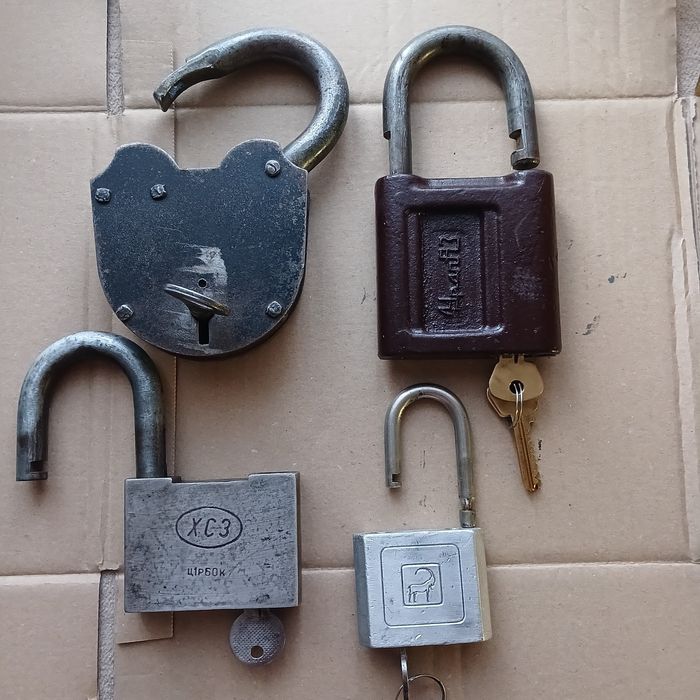 Продам навесные замки (радянських часів)