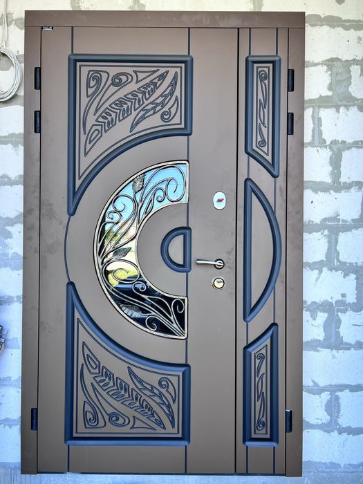 Установка входных дверей