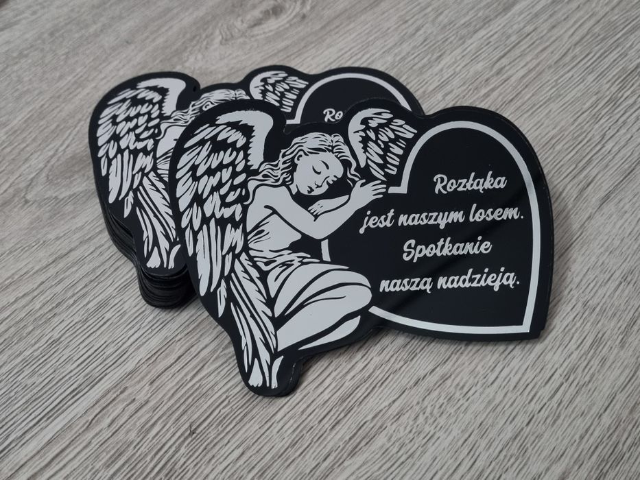 Ozdobne akcesoria do zniczy.