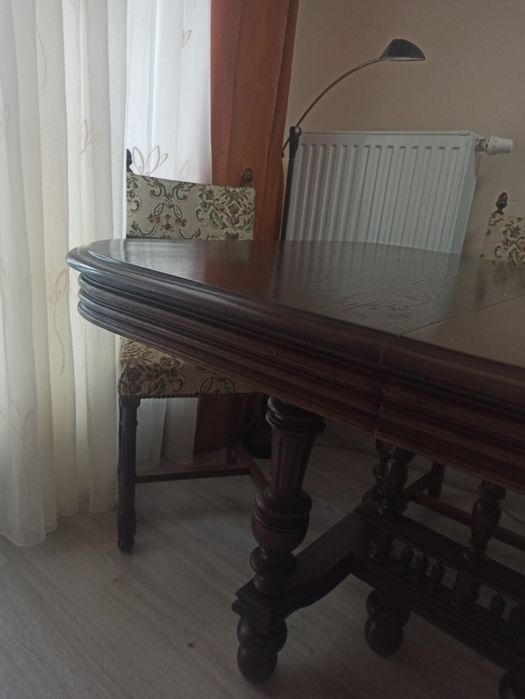 Elegancki stół retro z 6 krzesłami