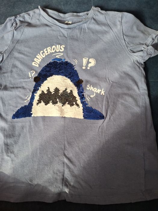 T-shirt z cekinami