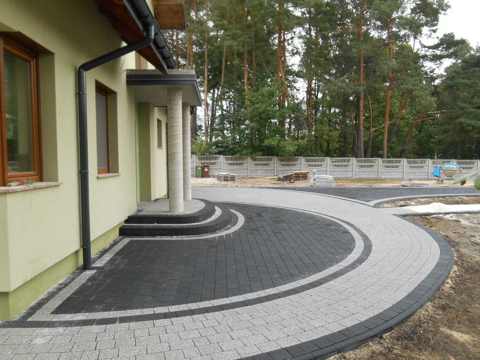 Układanie kostki brukowej brukarstwo kostka brukowa