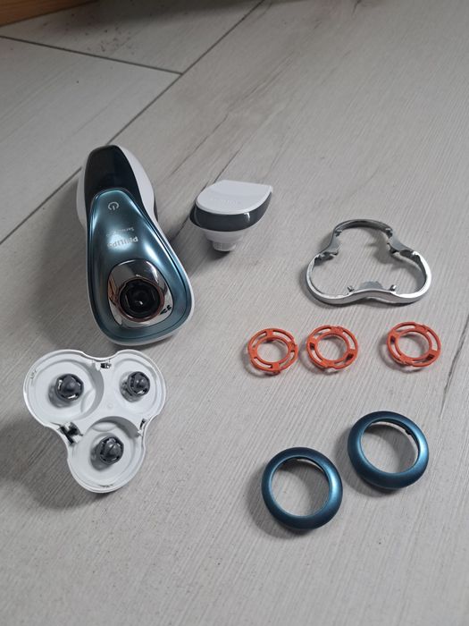 Sprzedam golarkę PHILIPS 7000 na części