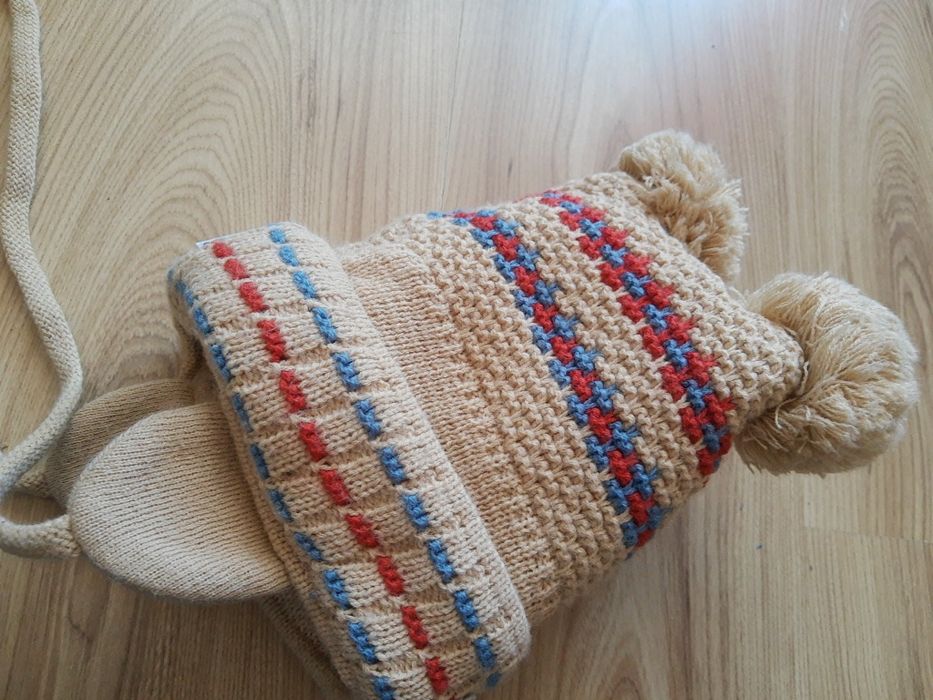 Stan idealny zimowa czapka dla chłopca , bardzo dobry skład