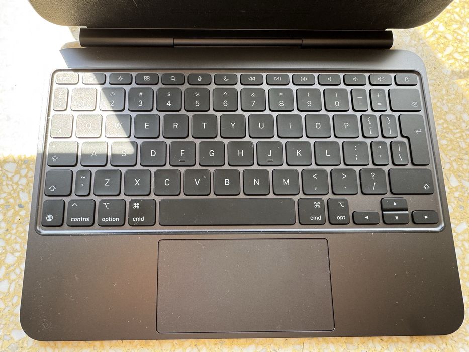 Etui na iPad Pro 11 cali APPLE Magic Keyboard Czarne Klawiatura