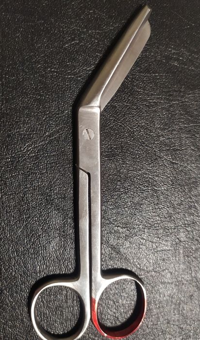 Продам   ножиці .