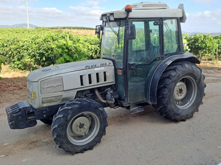 Trator Lamborghini 100F, 4x4 com inversor