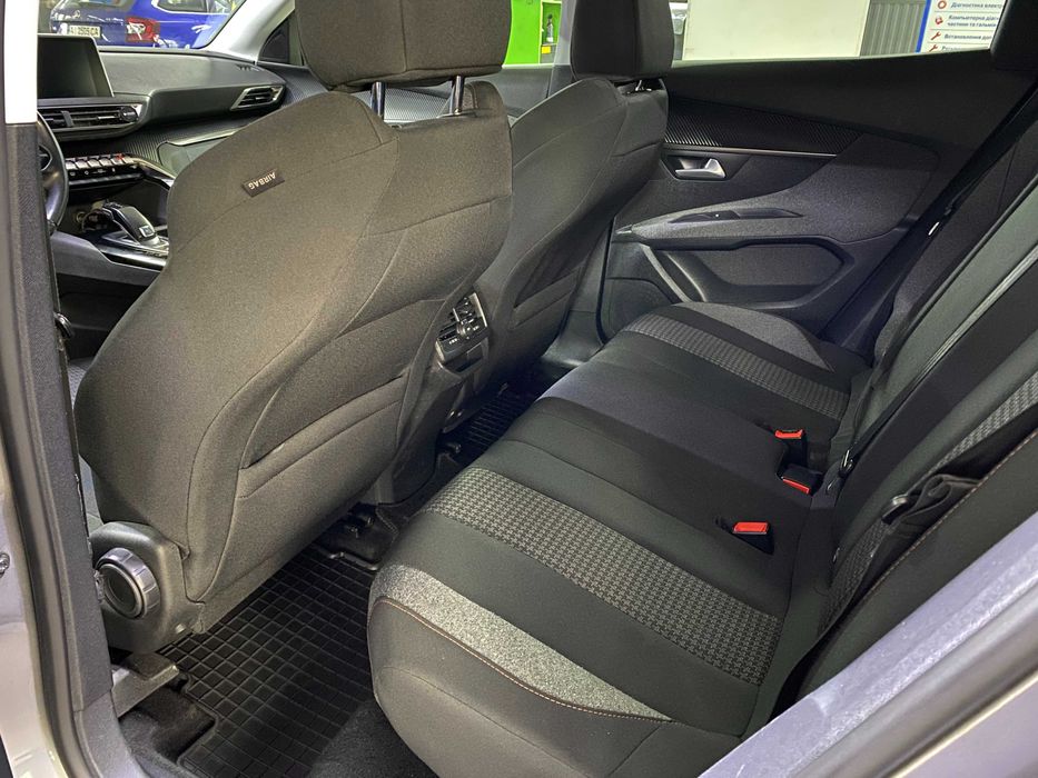 Продаю ПЕЖО 3008 2017 року