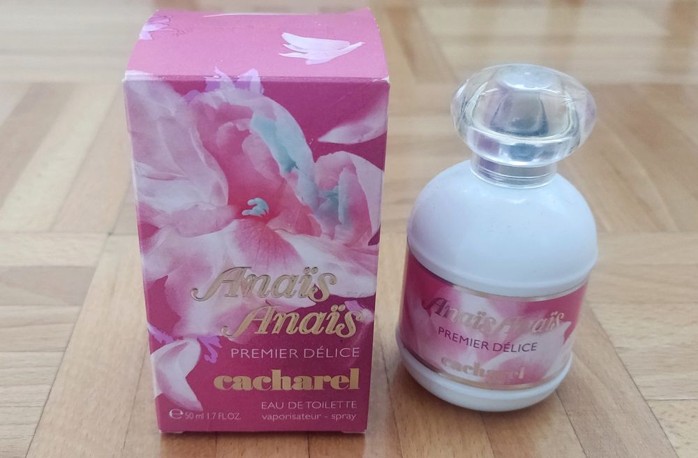 Pusty flakon i kartonik po perfumach Cacharel
