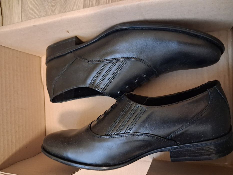 Продам туфлі чоловічі шкіряні
