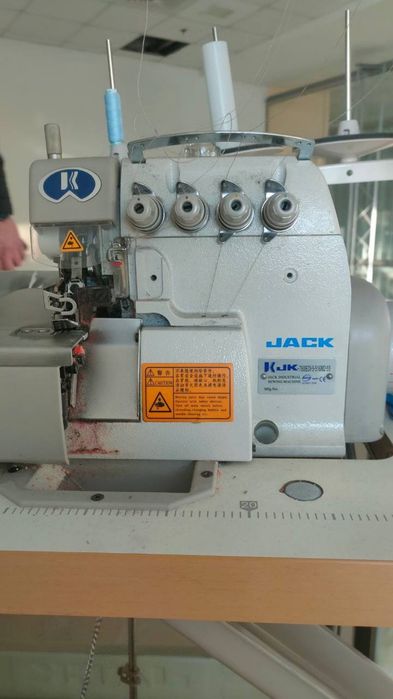 Промышленный 4-ниточный оверлок JACK (комплект)
