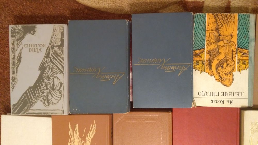 Книги много .цена за все