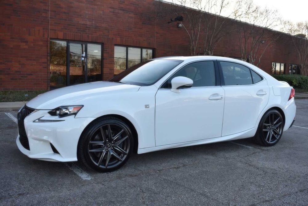 Lexus IS 200t      2016