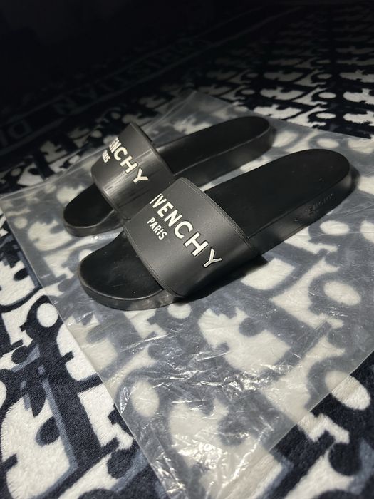 Chinelos Givenchy Pretos
