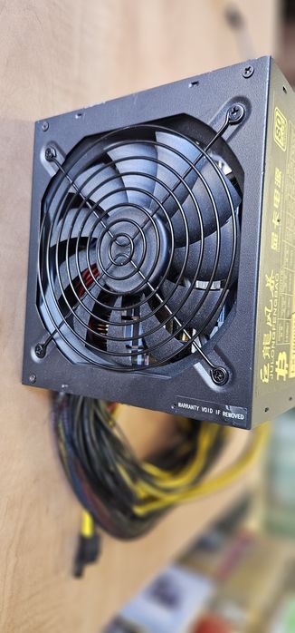 Zasilacz do koparki lub stacji roboczej 1800W  80Plus Platinum