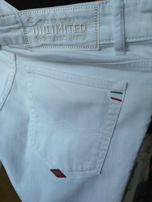 Джинсы Unlimited jeans Италия w31 stretch white.