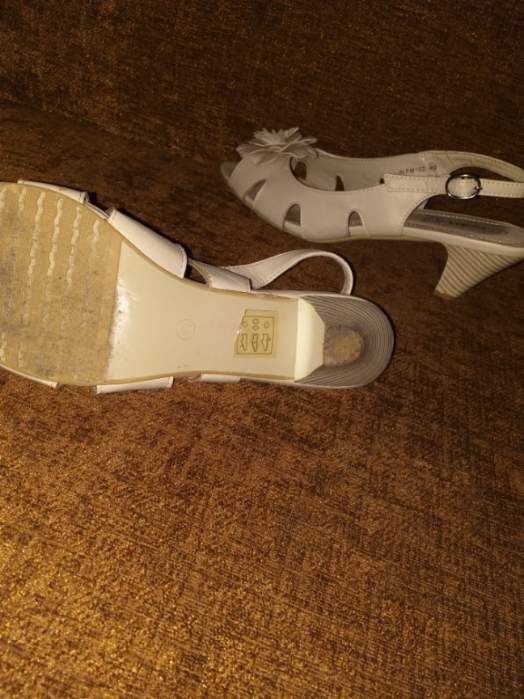 Buty ecru na wiosnę i lato k&m 41