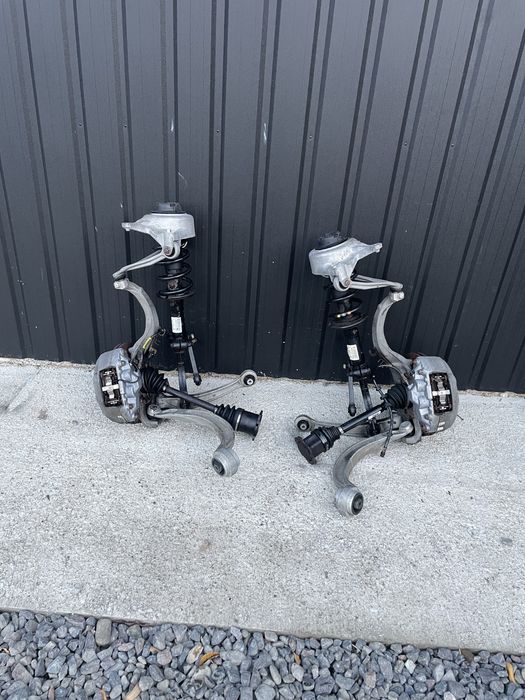 Ауді Q5 8r ричаг цапфа стойка