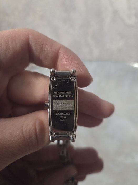Жіночий кварцовий годинник Hot Diamonds T036 в оригінальній коробці