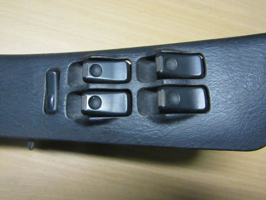 Interruptor de vidros MAZDA 323 / DEMIO  ref. C8H-D62A