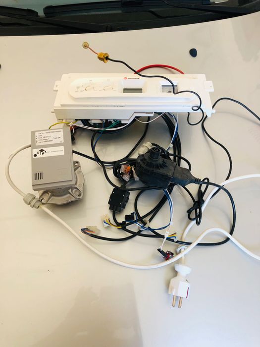 trójdrożny zawór do Unikal i hizetechnik.z wyposażeniem