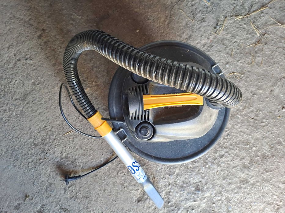 Vendo aspirador de cinzas com rodas