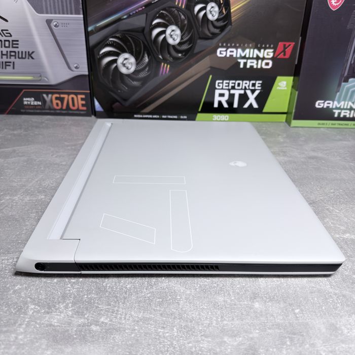 Dell Alienware x17 R1 i7-11800H | RTX 3070 | 32GB | 1TB | 360Hz