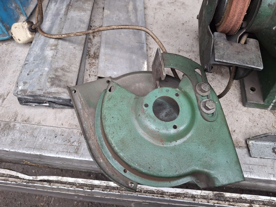 Szlifierka stołowa z stojakiem.