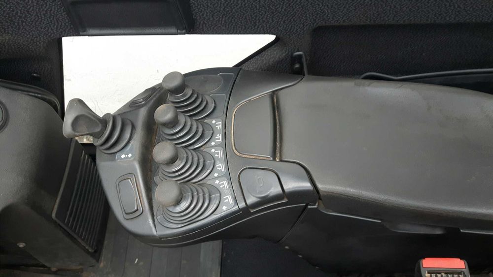 Wózek widłowy Linde H25D Triplex