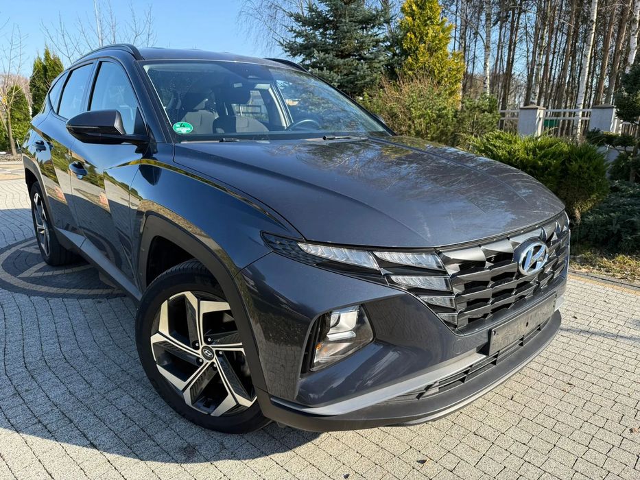 Hyundai Tucson Auto wzorowo utrzymane pełen serwis navigacja kamera.