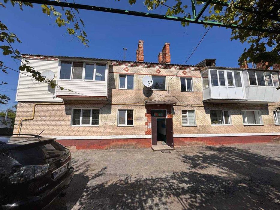 Трикімнатна квартира на Гречанах!