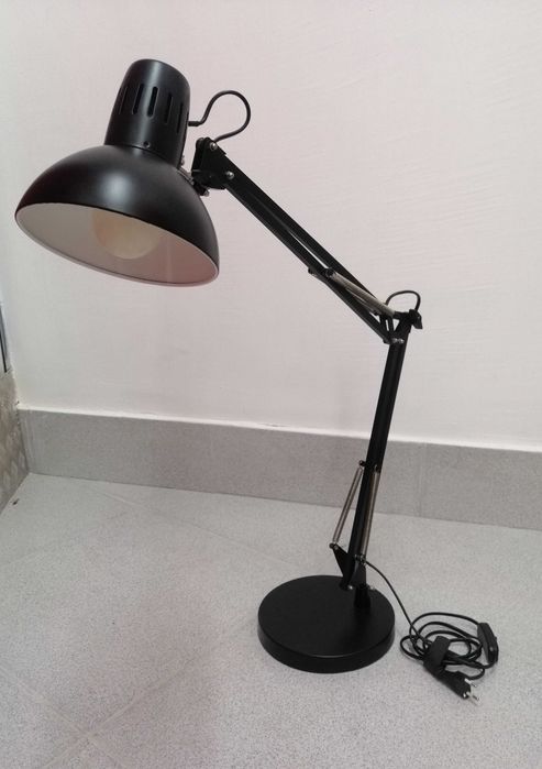 Candeeiro articulável de secretária