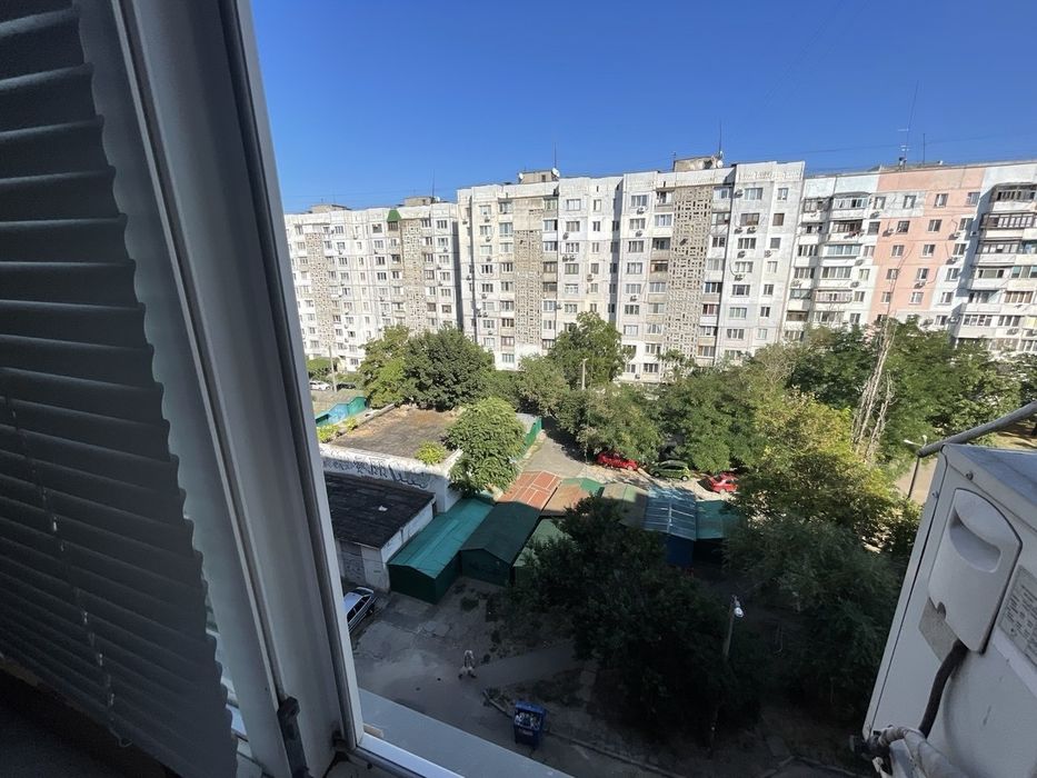 Сдам 3-комн квартиру Газ.Таирова Ак.Королева, 75.
В доме газ ! 
Три раздельные комнаты
