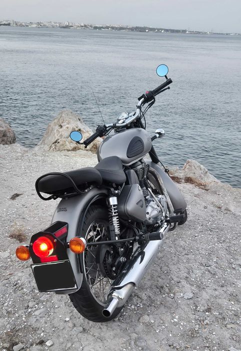 Royal Enfield Classic 500 Gunmetal Grey (2018) – 18.172km / Full LED / Motor 500cc + Lote Completo de Peças/Extras