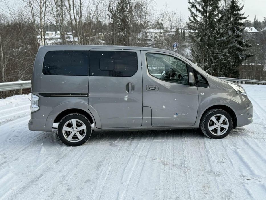 Nissan e-NV 200 Evalia (40 квт/ пасажир 7/ тепловий насос/ підігрів)