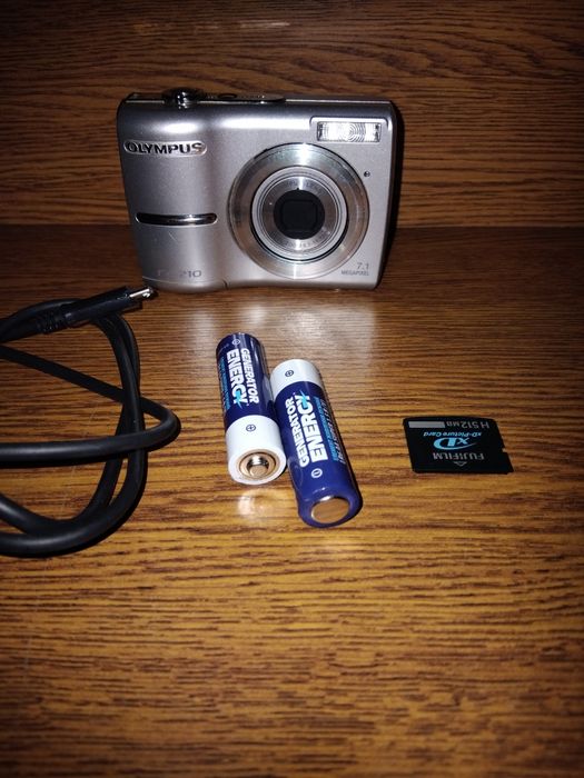 Olympus FE 210 Silver цифровий фотоапарат