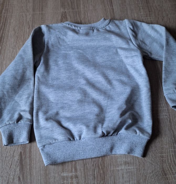 Bluzka szara lekko ocieplana  z Barbie 98/104