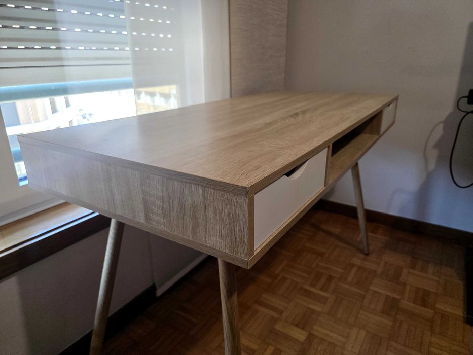Secretária madeira clara 120*58