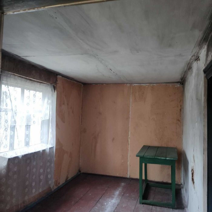 Продаж  ділянки 40 соток з хатою, с. Жукин,