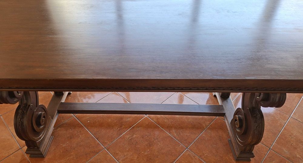 Mesa de Jantar – Madeira Maciça Trabalhada