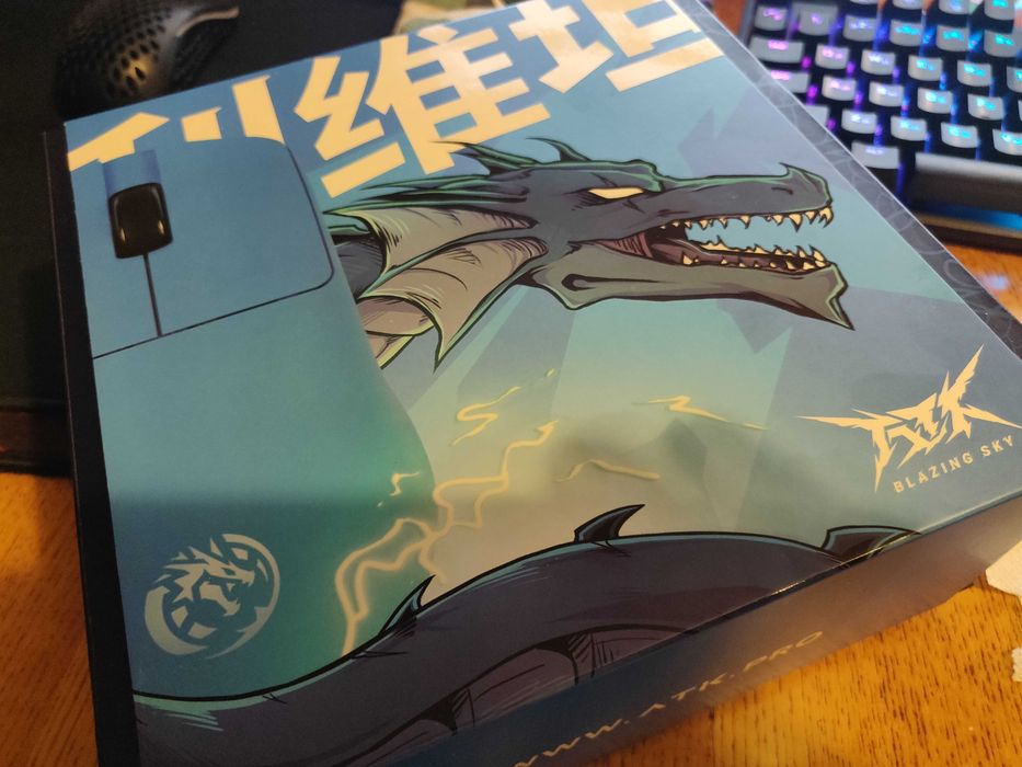 Беспроводная игровая мышь ATK F1 Leviathan, 35g, 8К донгл в комплекте!