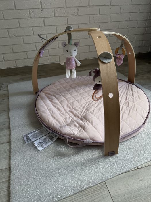 Розвиваючий килимок Ingenuity Cozy Spot Calla з дугами і подушечкою