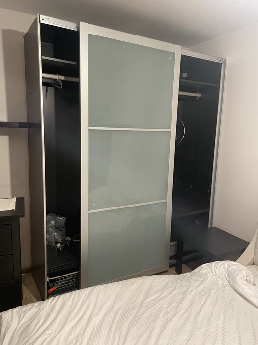 Szafa z drzwiami przesuwnymi