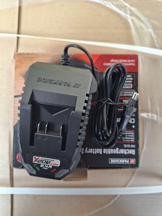 Зарядний пристрій Rechargeable Battery 2Ah+Charger 2.4A Новий