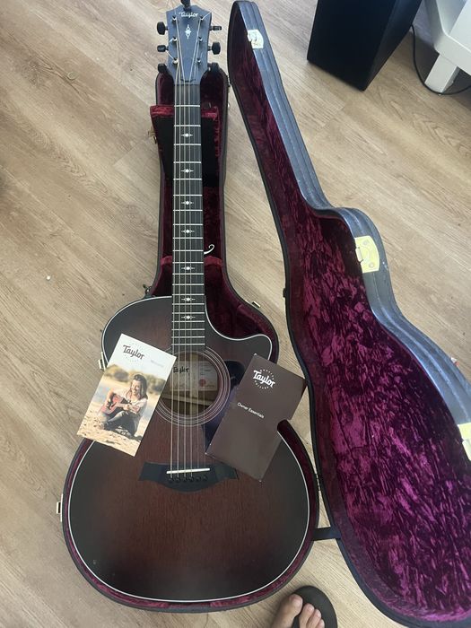 Guitarra Taylor 324 ce